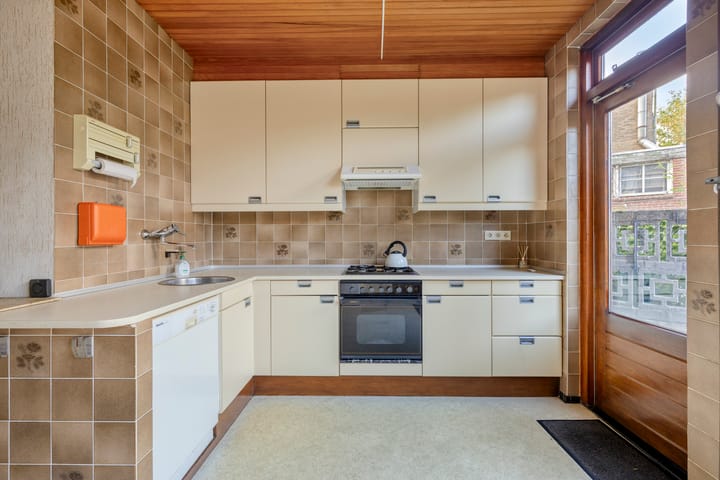 Tussenwoning te koop: Prins Bernhardlaan 79, Bergen Op Zoom