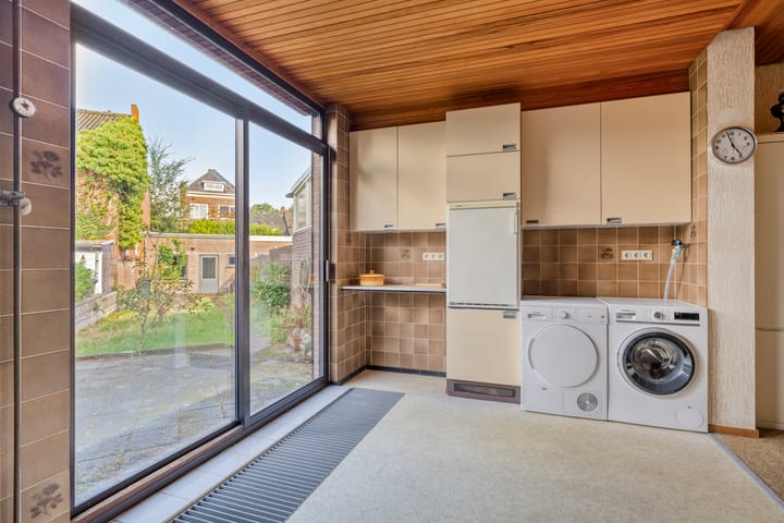 Tussenwoning te koop: Prins Bernhardlaan 79, Bergen Op Zoom