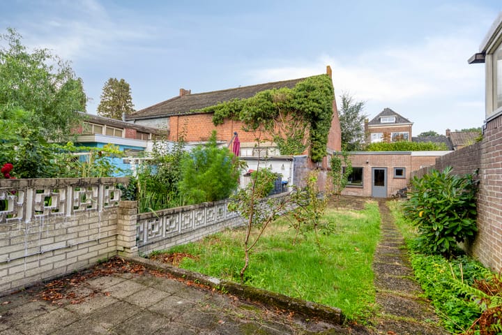 Tussenwoning te koop: Prins Bernhardlaan 79, Bergen Op Zoom