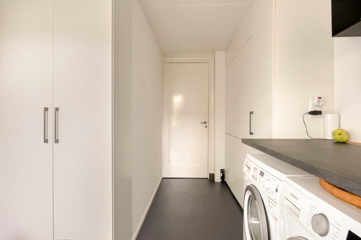 Tussenwoning te koop: Jan Pieterszoon Coenstraat 1E, Tilburg