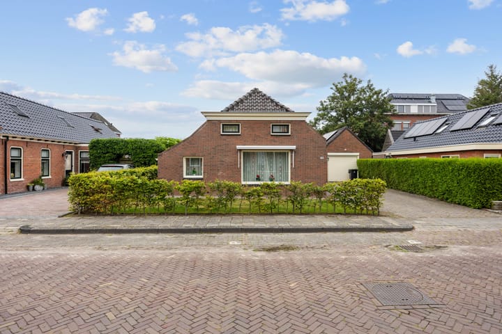 Vrijstaande woning te koop: Schoolstraat 92, Uithuizen