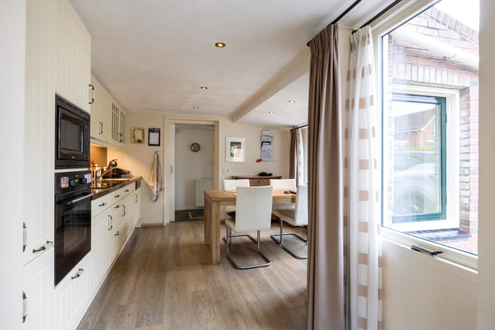 Vrijstaande woning te koop: Schoolstraat 92, Uithuizen