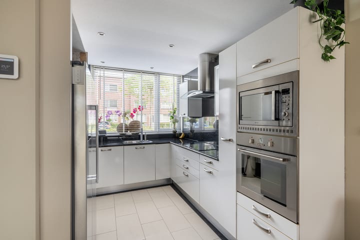 Tussenwoning te koop: Zierikzeestraat 23B, Rotterdam