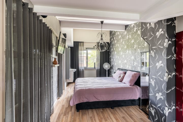 Tussenwoning te koop: Zierikzeestraat 23B, Rotterdam