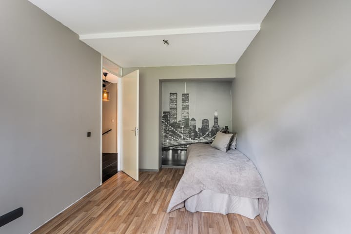 Tussenwoning te koop: Zierikzeestraat 23B, Rotterdam