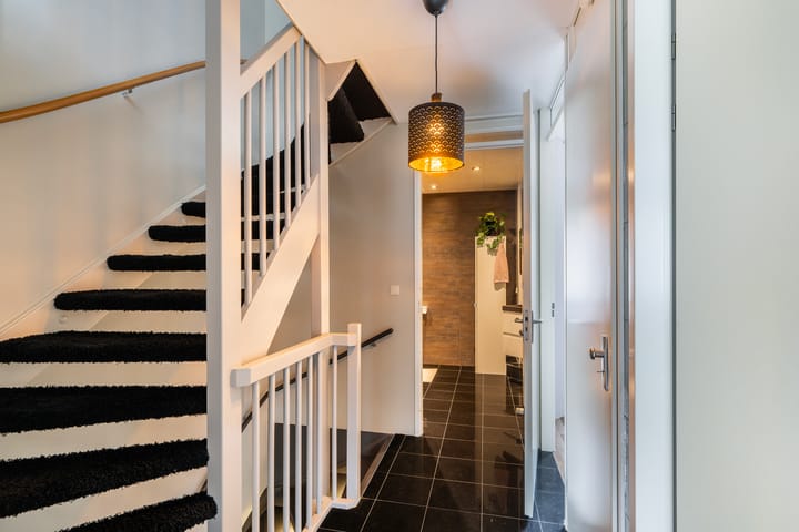 Tussenwoning te koop: Zierikzeestraat 23B, Rotterdam