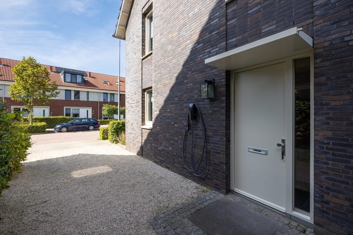 Tussenwoning te koop: Henriette R.Holstlaan 19, 'S-Hertogenbosch