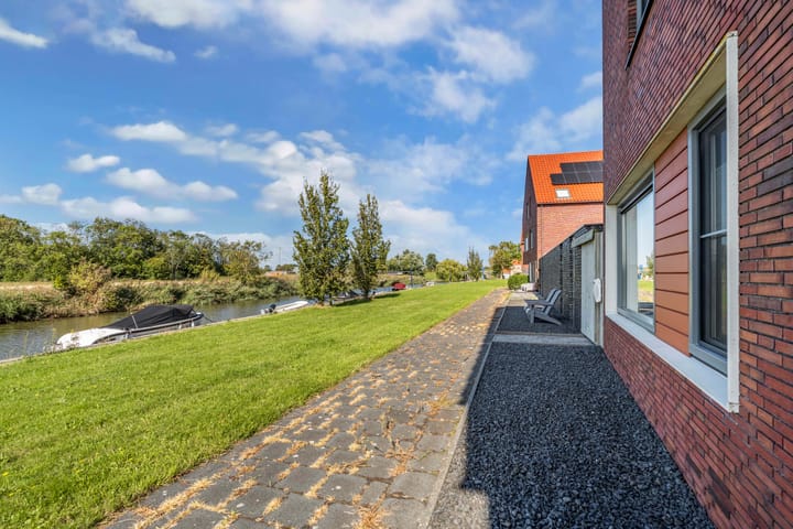 Twee-onder-één-kap te koop: Willem Alexanderstraat 90, Harlingen