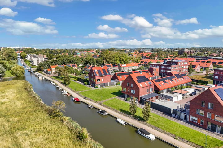 Twee-onder-één-kap te koop: Willem Alexanderstraat 90, Harlingen