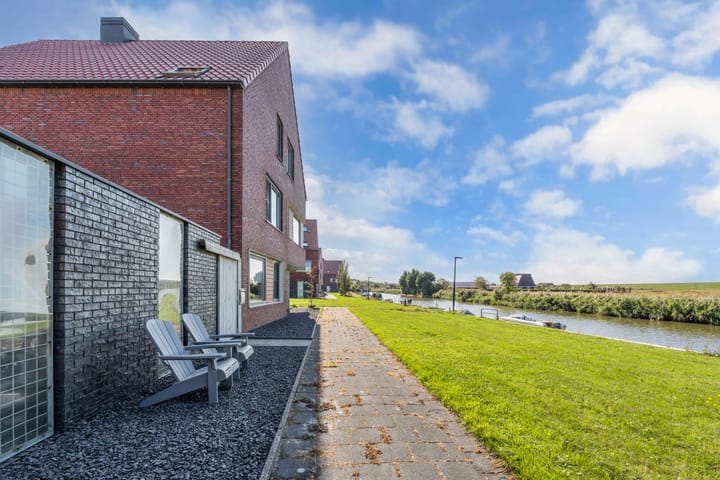 Twee-onder-één-kap te koop: Willem Alexanderstraat 90, Harlingen