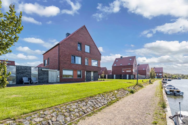 Twee-onder-één-kap te koop: Willem Alexanderstraat 90, Harlingen