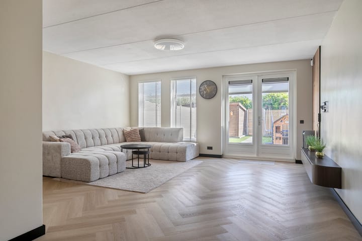 Tussenwoning te koop: Boelijn 150, Almere