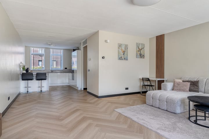 Tussenwoning te koop: Boelijn 150, Almere