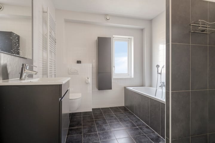 Tussenwoning te koop: Boelijn 150, Almere