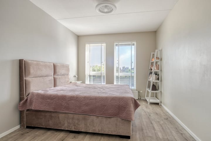 Tussenwoning te koop: Boelijn 150, Almere