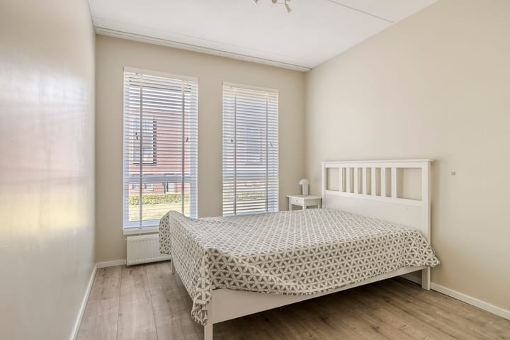 Tussenwoning te koop: Boelijn 150, Almere