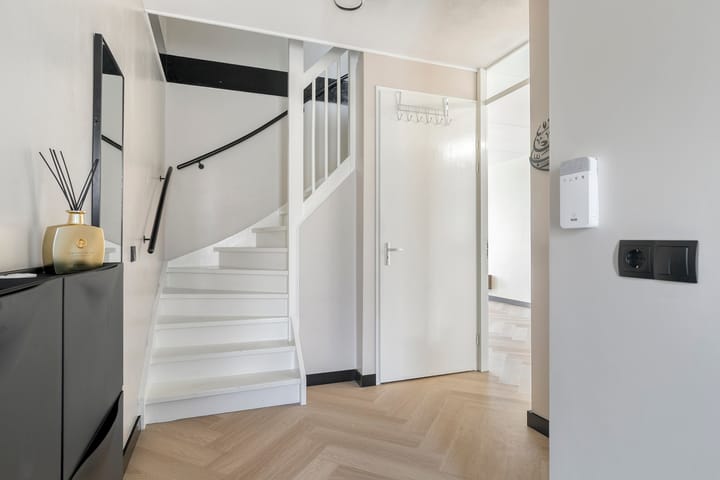 Tussenwoning te koop: Boelijn 150, Almere