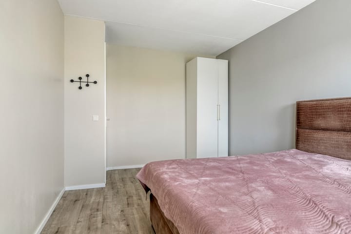 Tussenwoning te koop: Boelijn 150, Almere