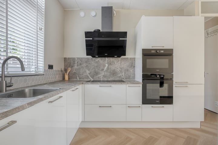 Tussenwoning te koop: Boelijn 150, Almere
