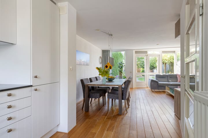 Twee-onder-één-kap te koop: Wim Sonneveldstraat 32, Arnhem