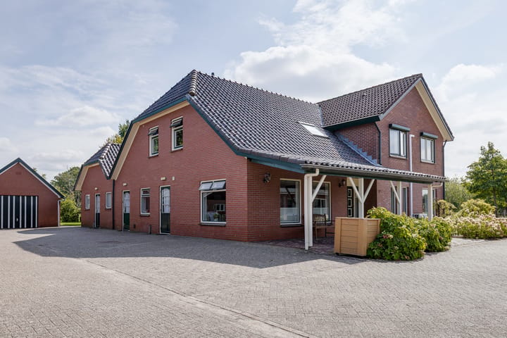 Twee-onder-één-kap te koop: Kattendijk 2, Halle