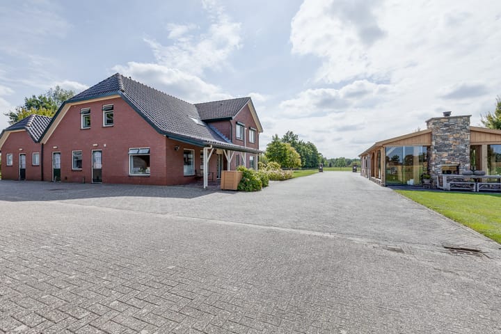 Twee-onder-één-kap te koop: Kattendijk 2, Halle
