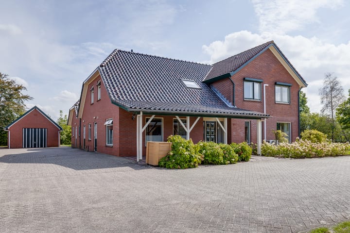 Twee-onder-één-kap te koop: Kattendijk 2, Halle