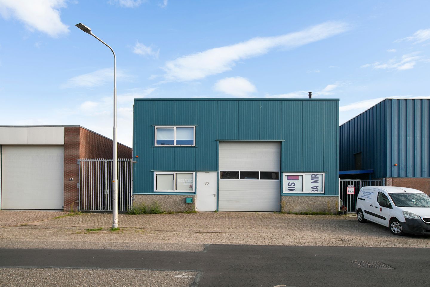 Bekijk foto 1 van Ambachtenstraat 30