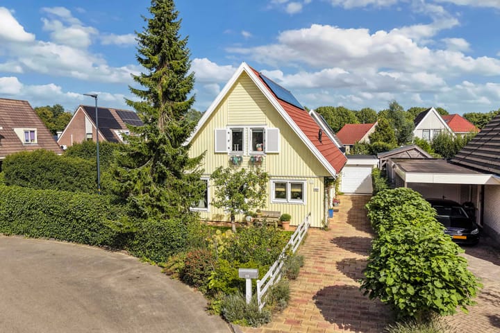 Vrijstaande woning te koop: Hanebalken 235, Drachten