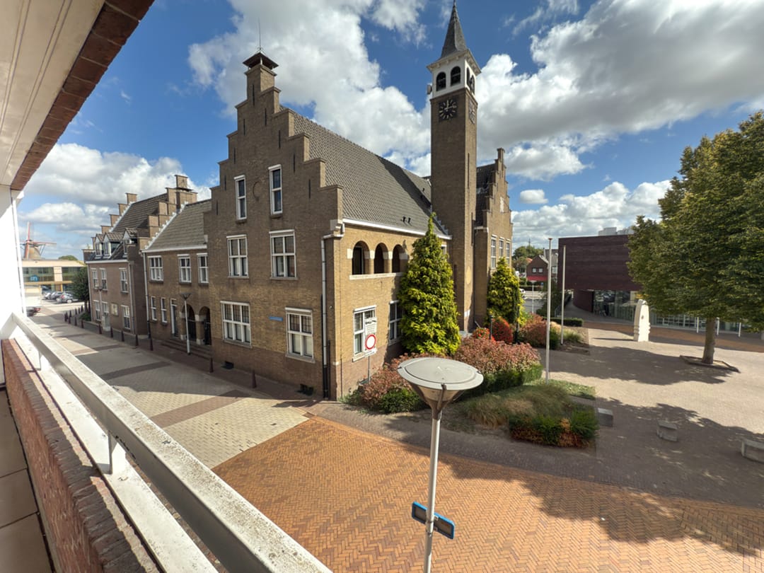 Photo 76 of Markt 16