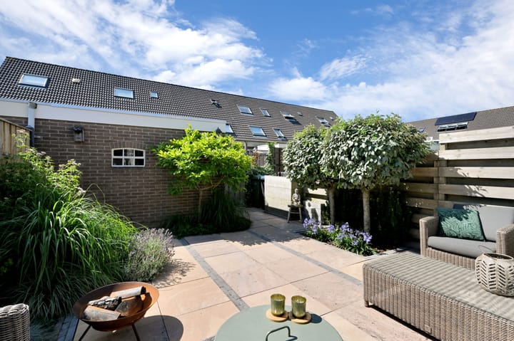 Tussenwoning te koop: Bergmolen 10, Maassluis