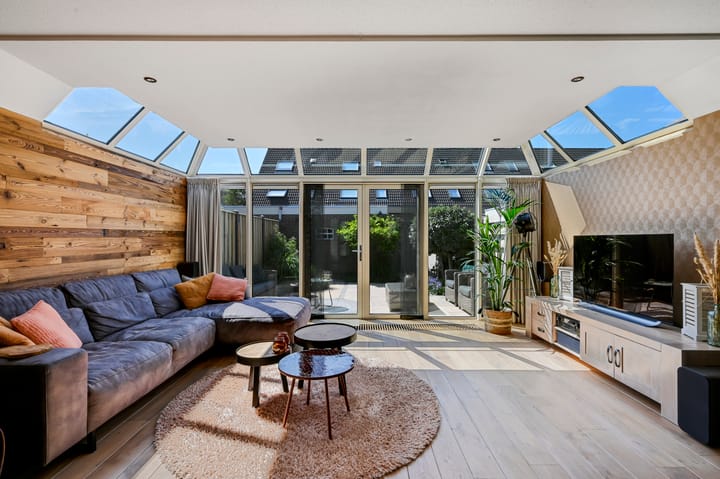 Tussenwoning te koop: Bergmolen 10, Maassluis