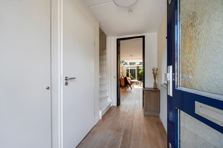 Tussenwoning te koop: Bergmolen 10, Maassluis