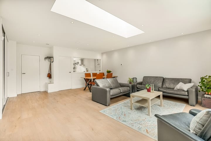 Tussenwoning te koop: Aaltje Noordewierlaan 22, Bussum