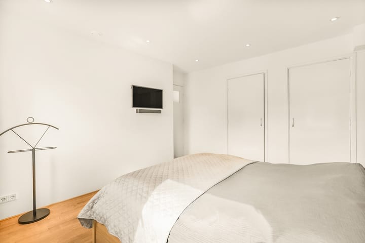 Tussenwoning te koop: Aaltje Noordewierlaan 22, Bussum