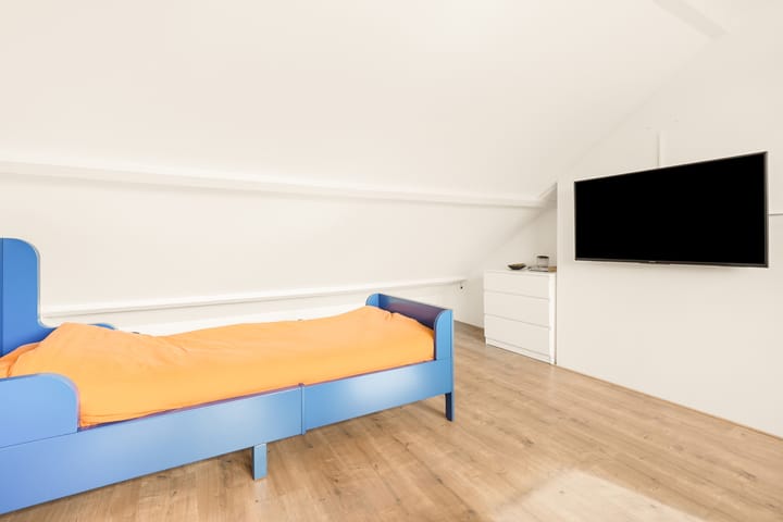 Tussenwoning te koop: Aaltje Noordewierlaan 22, Bussum