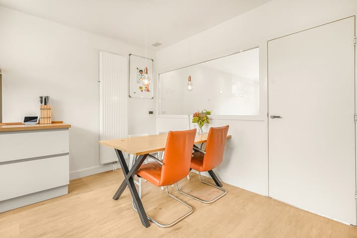 Tussenwoning te koop: Aaltje Noordewierlaan 22, Bussum