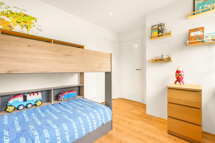 Tussenwoning te koop: Aaltje Noordewierlaan 22, Bussum