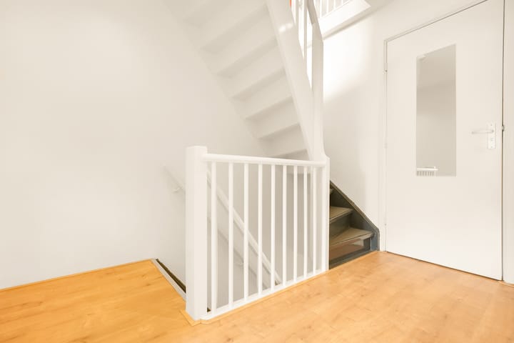 Tussenwoning te koop: Aaltje Noordewierlaan 22, Bussum