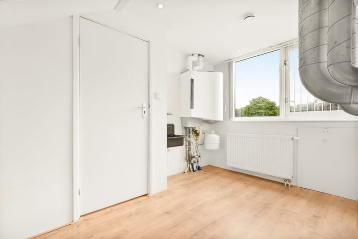 Tussenwoning te koop: Aaltje Noordewierlaan 22, Bussum