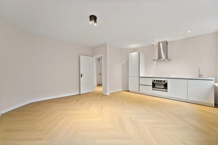 Foto 4 van Naarderstraat 141