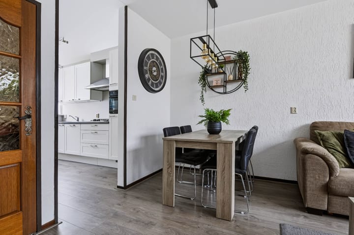 Tussenwoning te koop: Nijverheidsweg 61, Nunspeet
