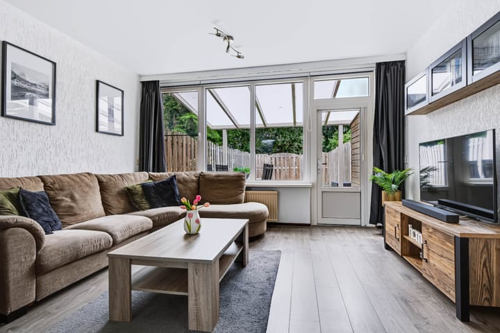 Tussenwoning te koop: Nijverheidsweg 61, Nunspeet