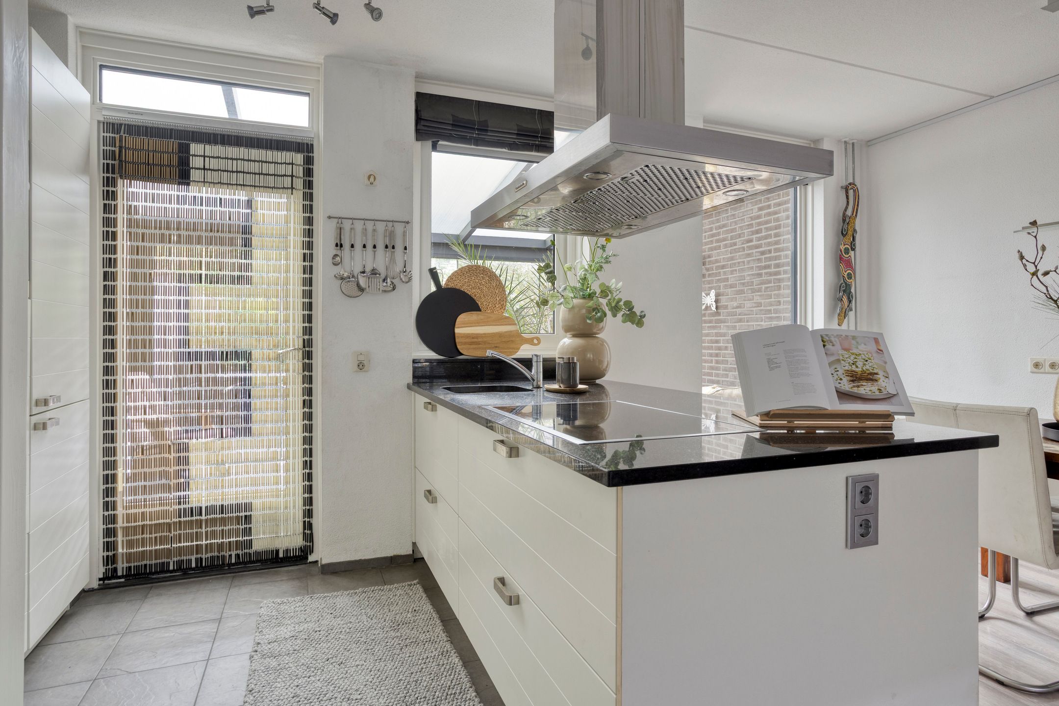 Photo 42 of Hein Leemhuisstraat 13