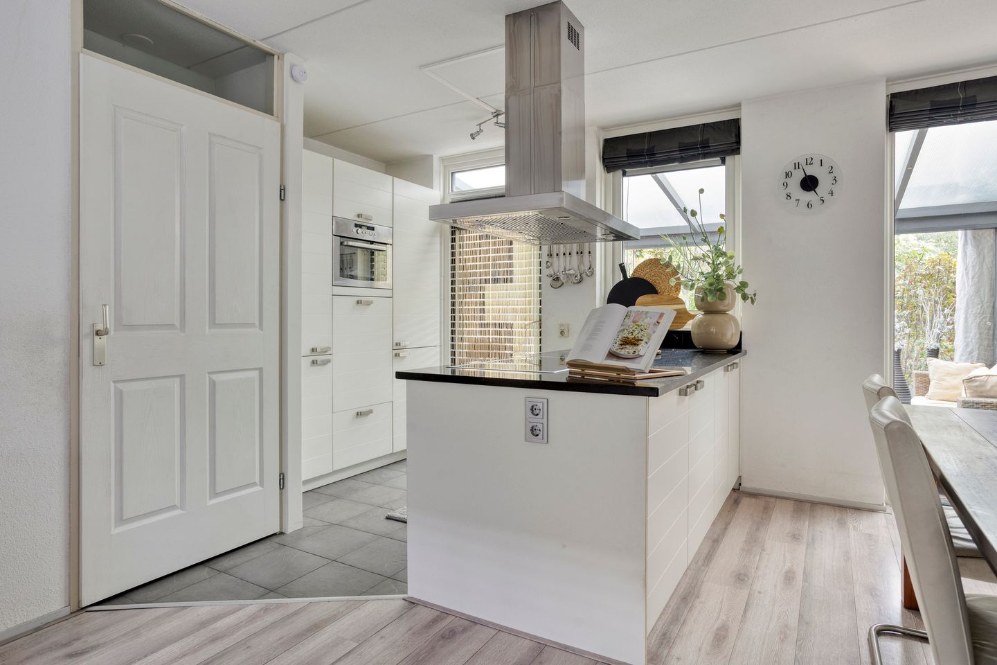 Photo 35 of Hein Leemhuisstraat 13