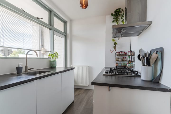 Foto 4 van Jan van Riebeeckstraat 98