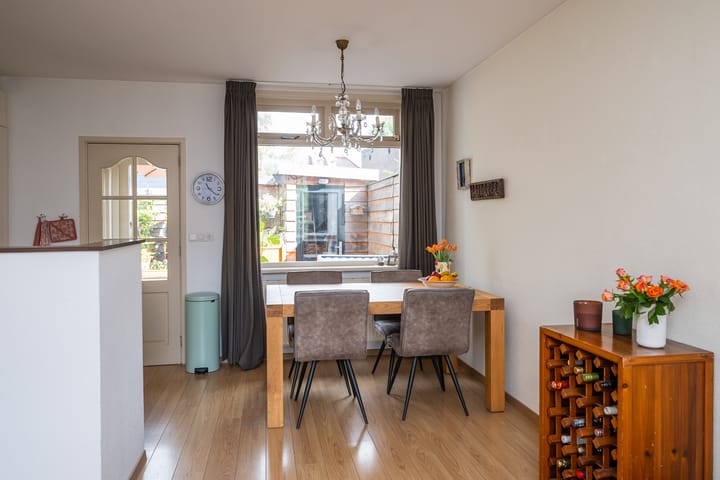 Hoekwoning te koop: Hoogstraat 14, Hilversum