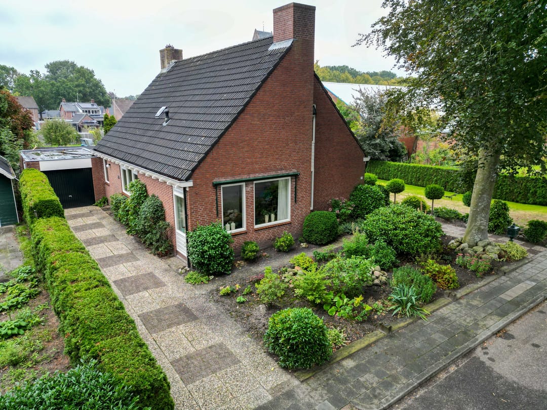 Foto 1 van Veenlaan 1