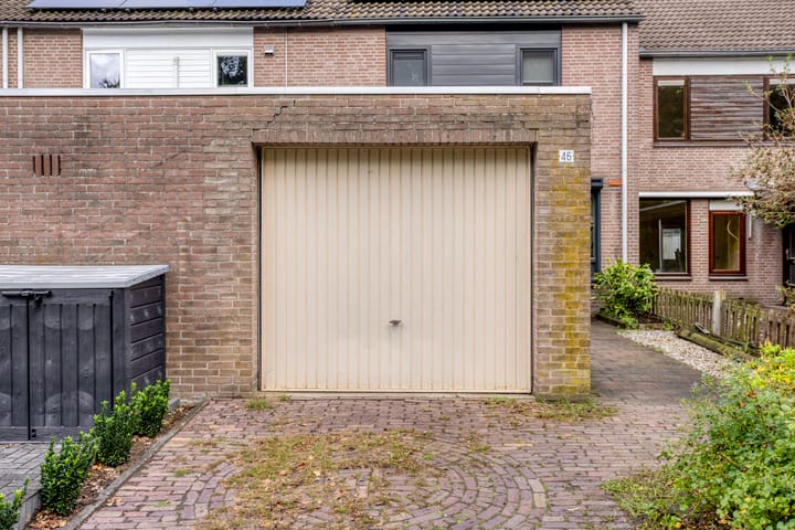 Tussenwoning te koop: Médoclaan 46, Eindhoven