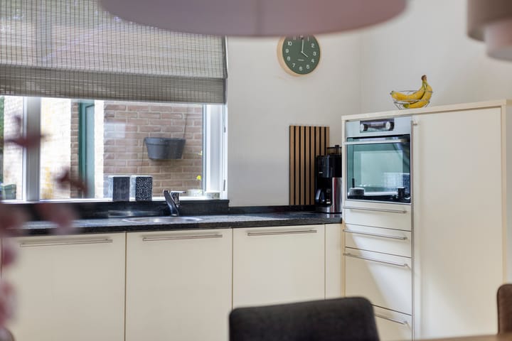 Tussenwoning te koop: Médoclaan 46, Eindhoven